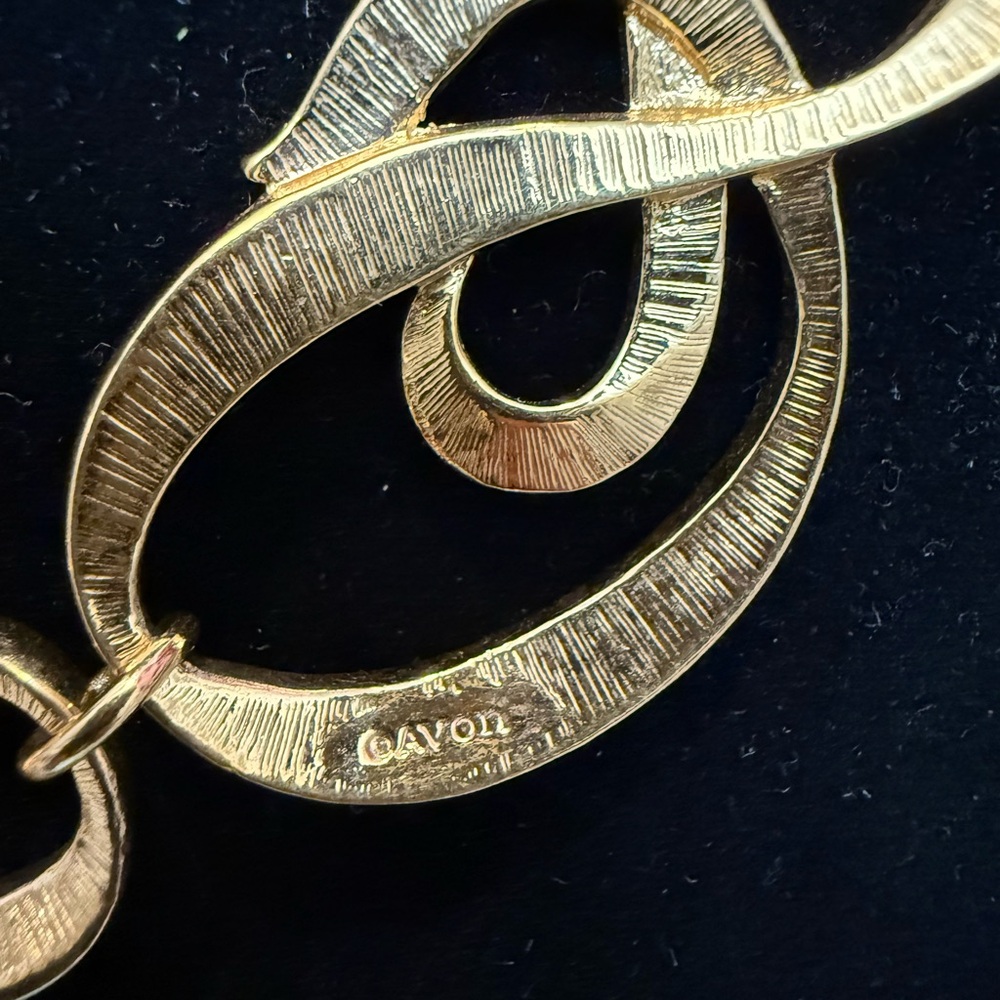 Vintage Avon Gold Tone Jewelry Set - Picture 3 of 8